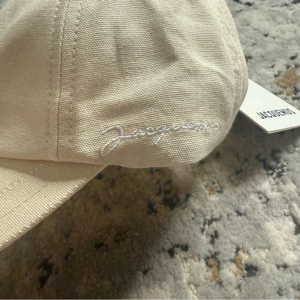 NWT Jacquemus Signature Off-White Cap - Picture 2 of 8
